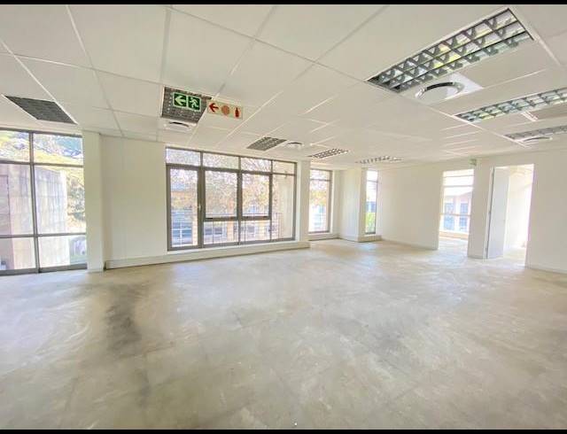 2,158M² OFFICE TO LET IN BRYANSTON